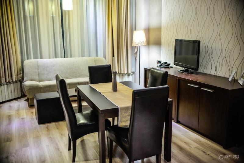 One-Bedroom Apartment image 3