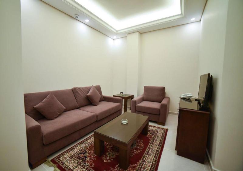Standard Suite image 3