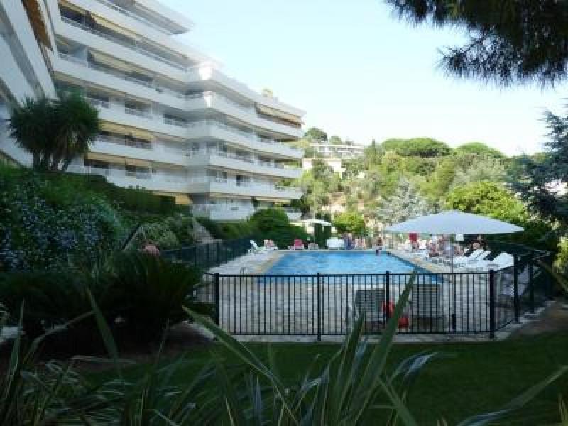 Two Bed apartment in a gated residence with gardens in Cannes with sea views 865 - image 1