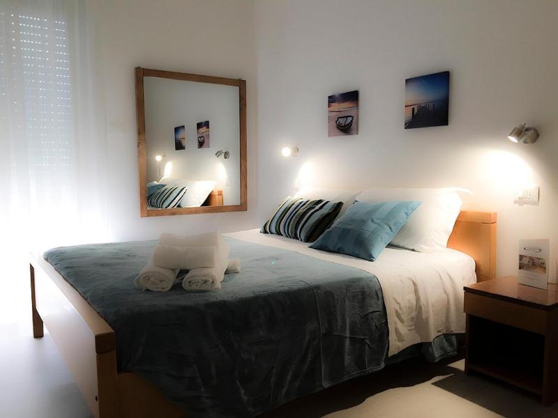 Double Room image 3