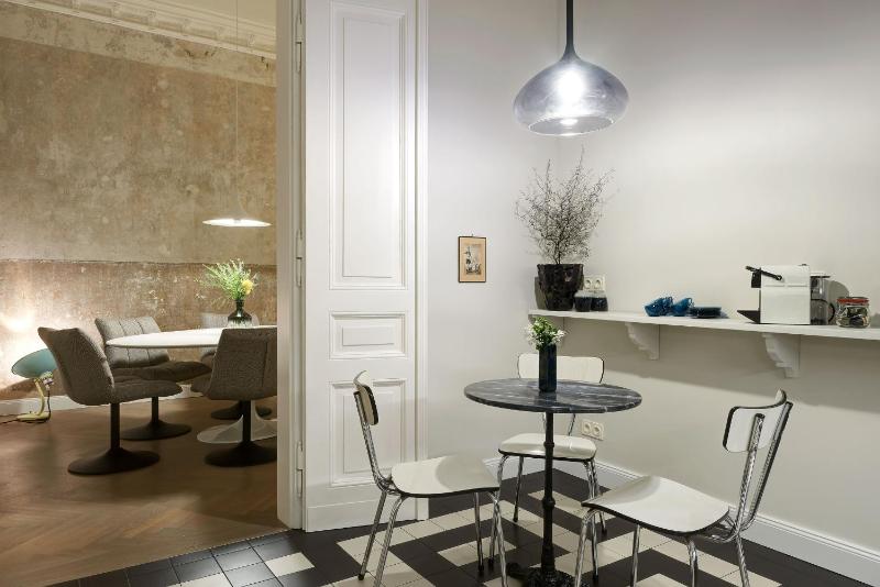 Cora Apartments - image 14