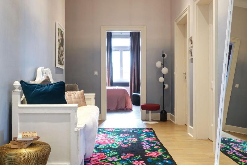 Cora Apartments - image 8