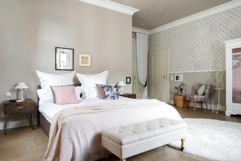 Cora Apartments - image 37