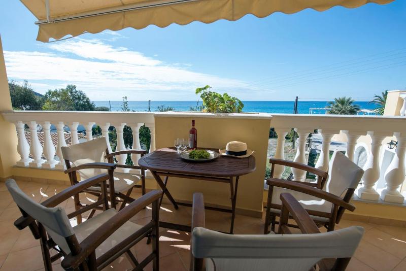 Apartment with Sea View image 3