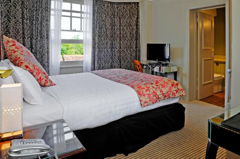 Compact Double Room image 3