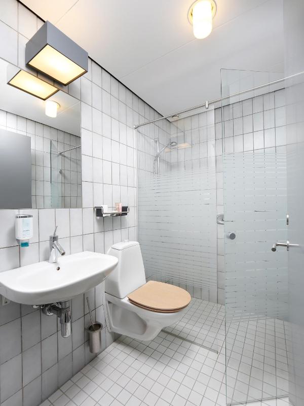 Standard Single Room image 3
