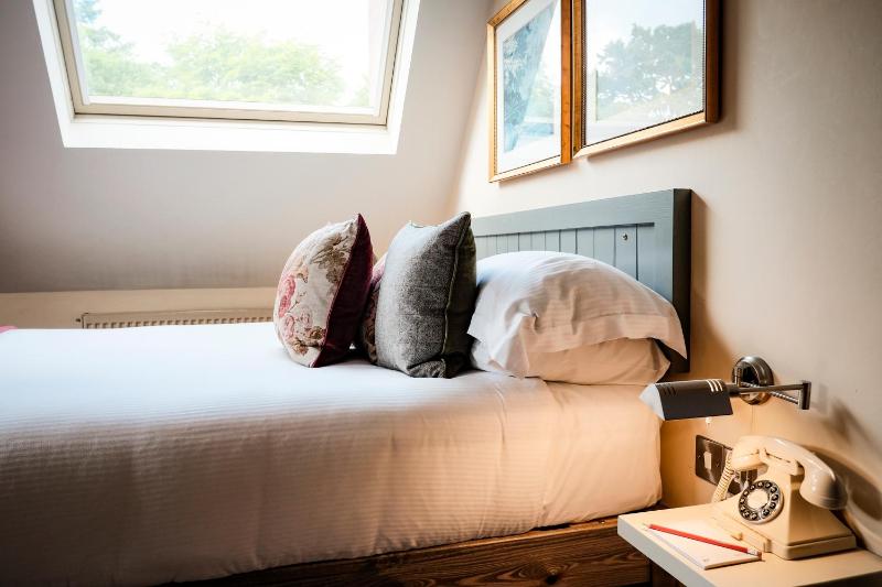Small Double Room image 2