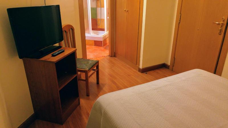 Double Room with Private Bathroom image 3