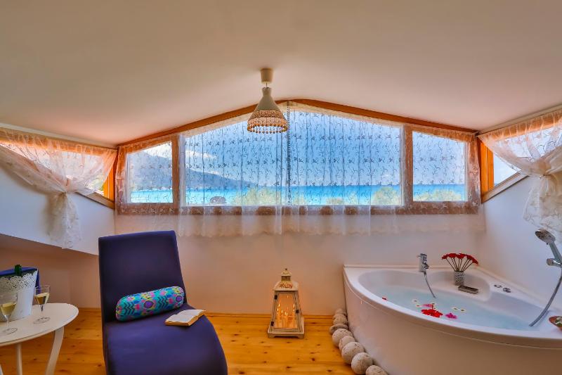 Double Room - Attic with Sea View image 3