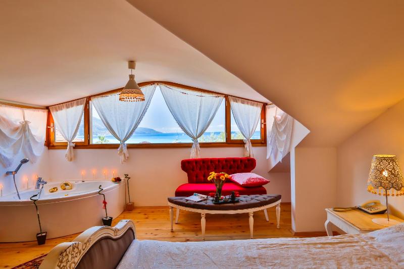 Double Room - Attic with Sea View image 2