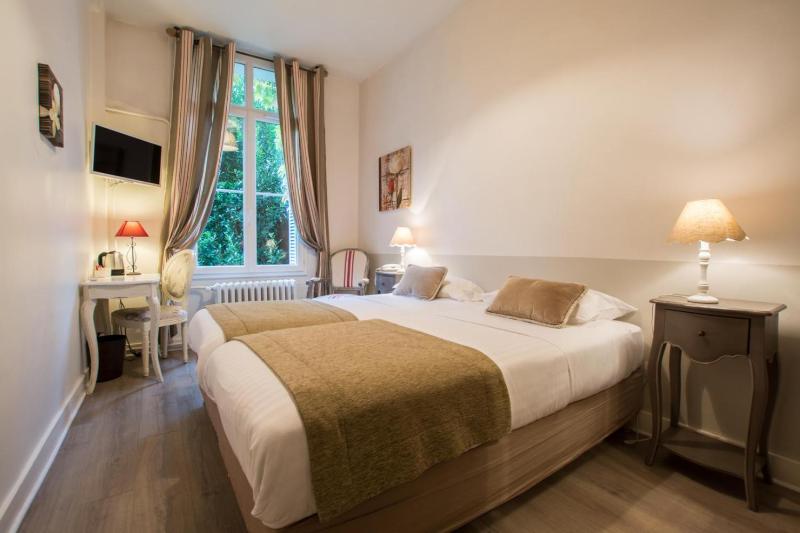 Twin Room image 1