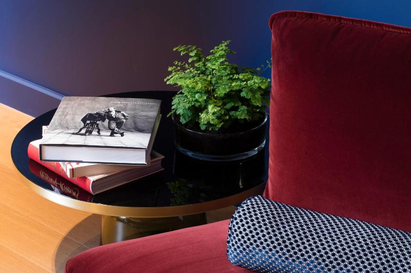 Cardinal Suite image 3