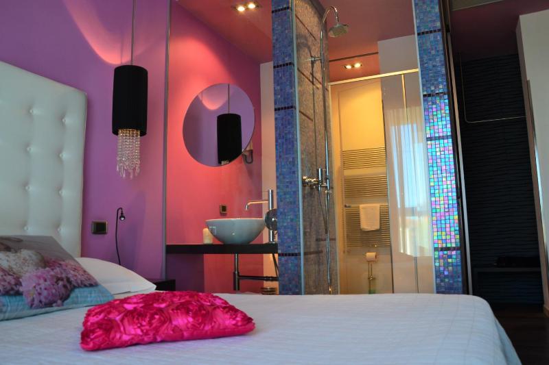 Double Room image 2