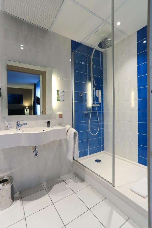 Deluxe Room image 2