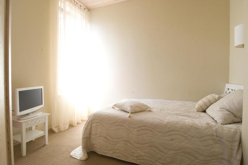 Small Double Room image 3