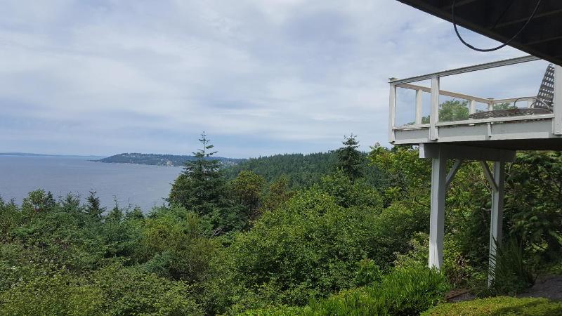 Island View-Spectacular view of Puget Sound and the Olympic Mountains - image 8
