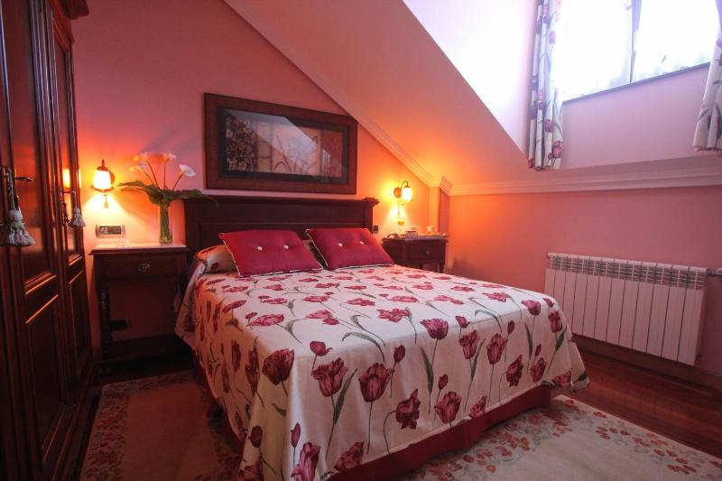 Double or Twin Room image 4