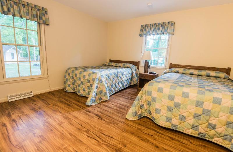 Two-Bedroom Standard Cottage with Two Baths image 4