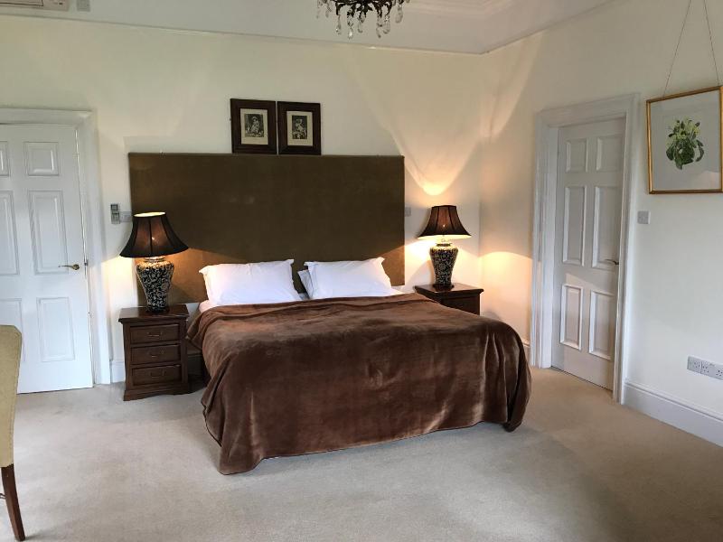 King Room with Garden View image 1