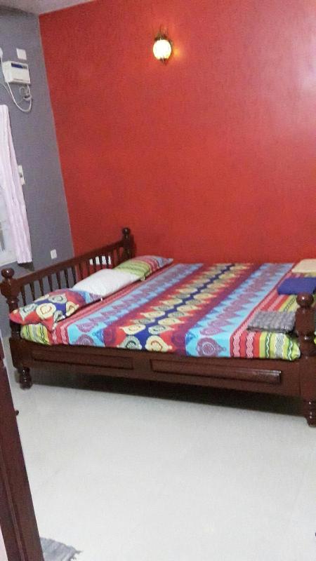 THE ONLY BEST HOMESTAYLA MAISON RENALD 2BHK4BHK available for 6713 members NEAR ROCK BEACH WHITE TOWN RAILWAY STN PONDY MARINA CAR PARKING available Eight 3 double zero seven six four 6 double 2 - image 7