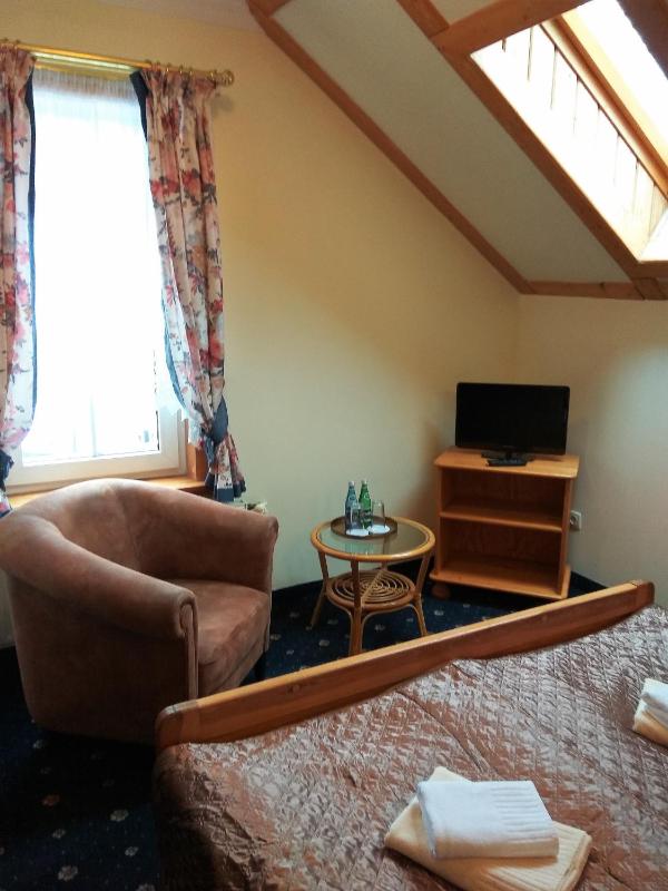 Double Room with Private Bathroom image 2