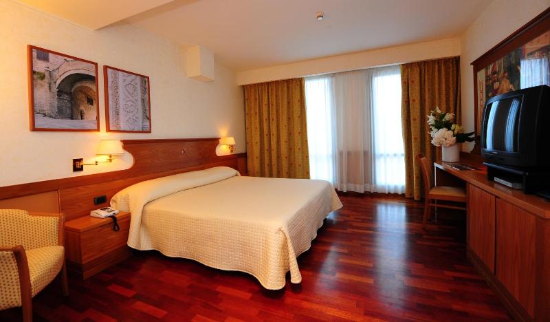 Superior Double or Twin Room image 1