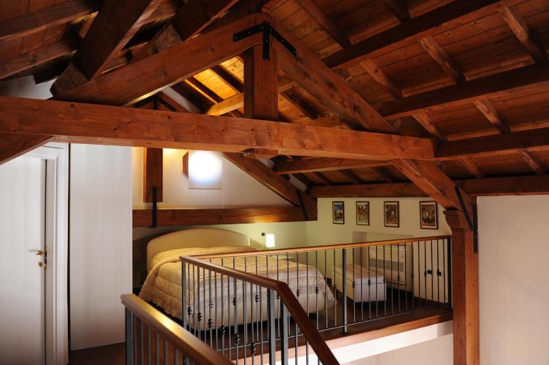 Triple Room - Split Level image 4
