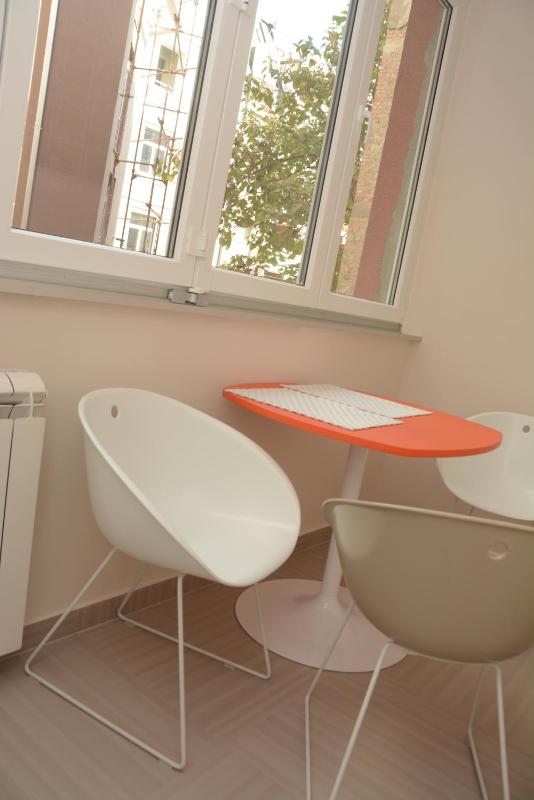 One-Bedroom Apartment image 3