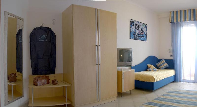 Superior Family Room image 4
