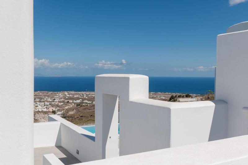 Villa with Private Pool - Sandy image 2