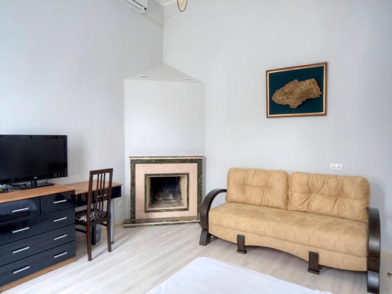 Studio Apartment image 2