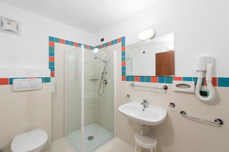 Two Connecting Double Rooms (2 Adults + 2 Children) image 3