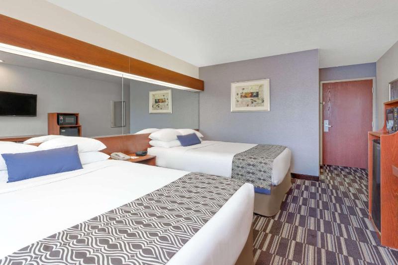 Queen Room with Two Queen Beds - Disability Access/Non-Smoking image 1