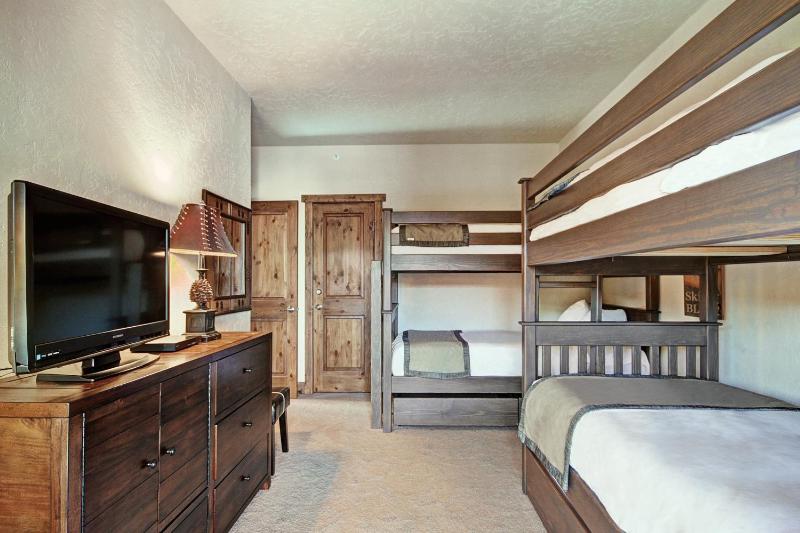 Three-Bedroom Apartment image 4
