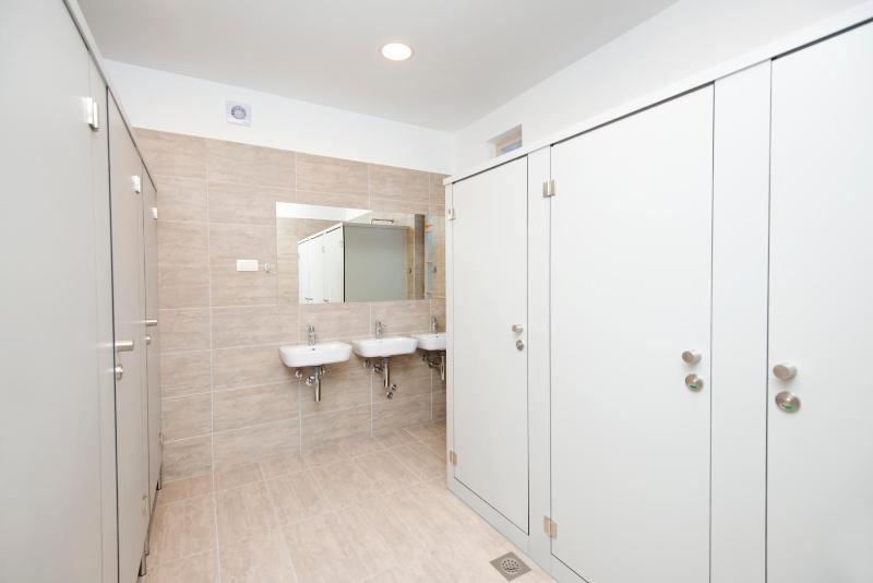 Double Room with Shared Bathroom image 3