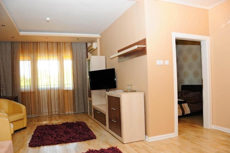 Executive Suite with Balcony image 4