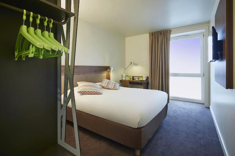 Double Room image 1