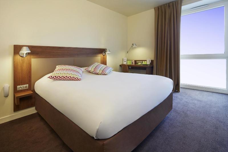 Double Room image 3
