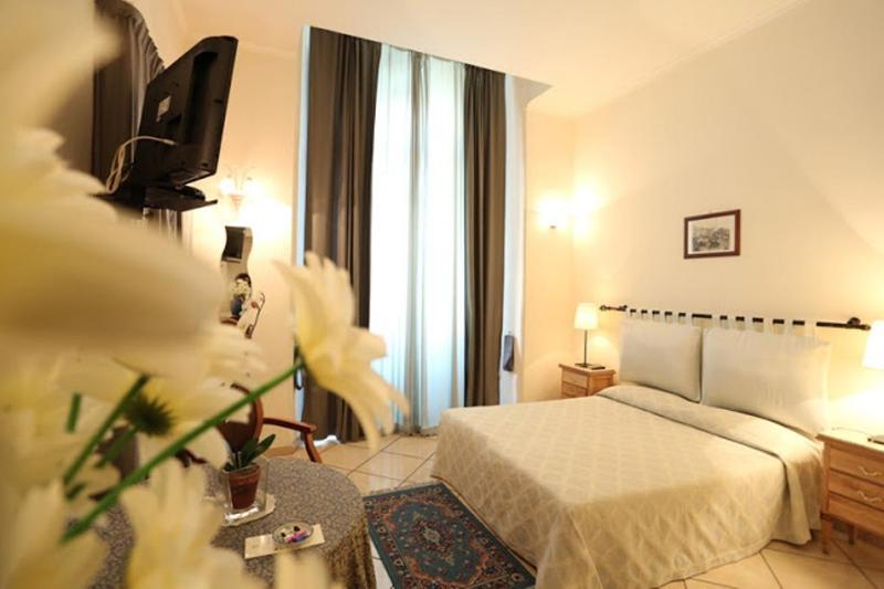 Superior Double Room image 3