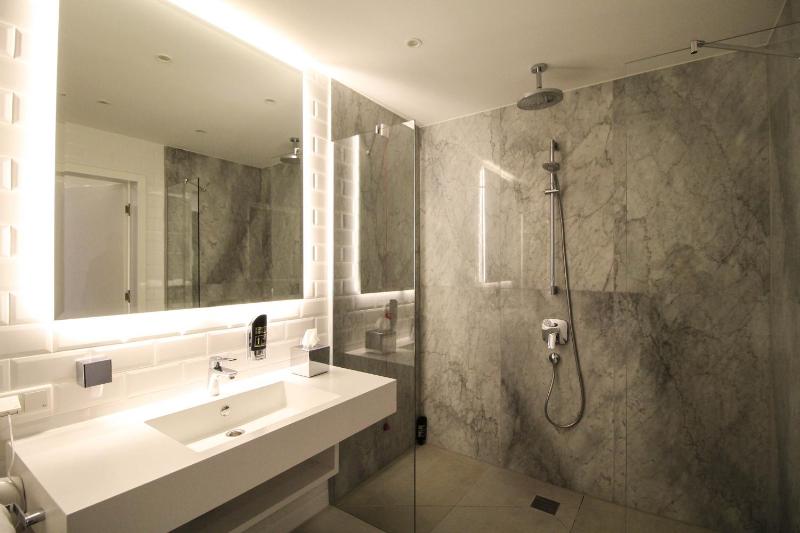 Suite image 3
