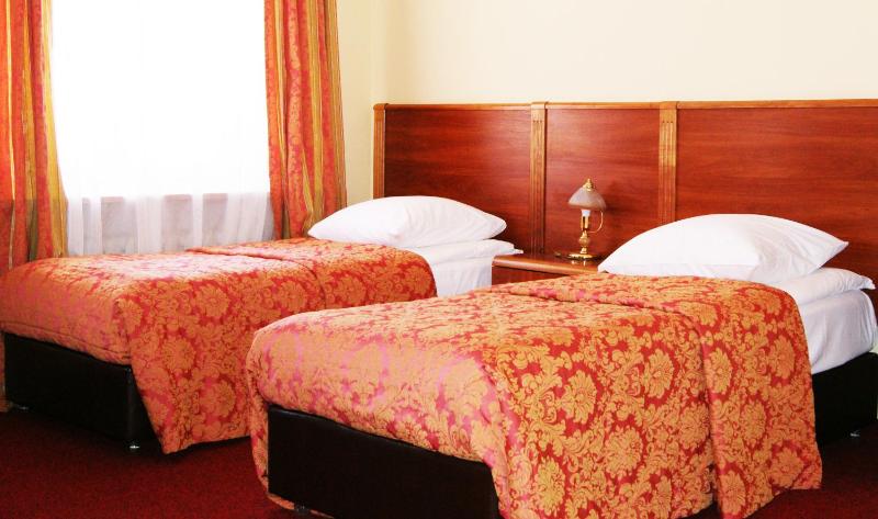 Twin Room image 1