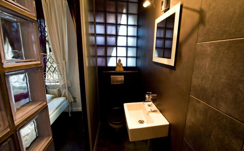 Double Room with Private Bathroom image 2