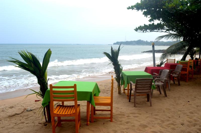 Dilena Beach Inn - image 11