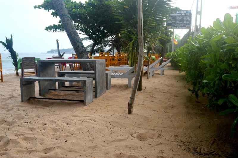 Dilena Beach Inn - image 7