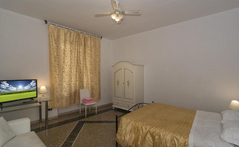 Triple Room image 3