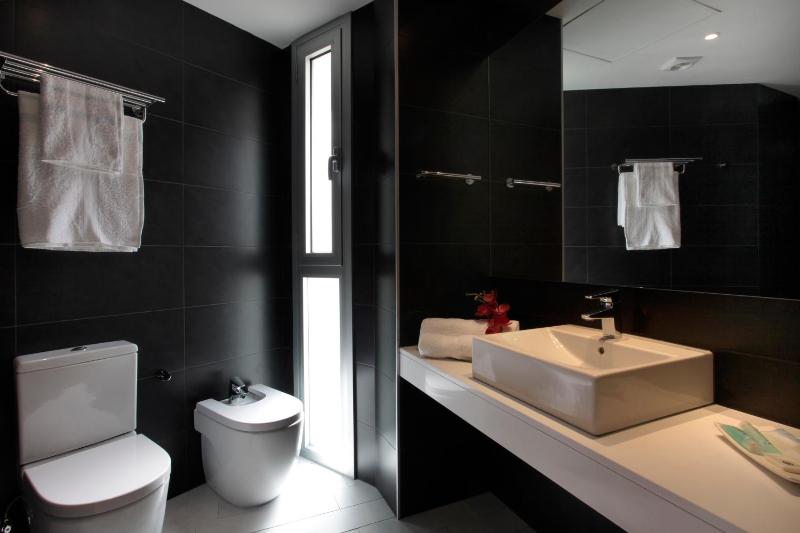 Fisa Rentals Les Corts Apartments - image 9