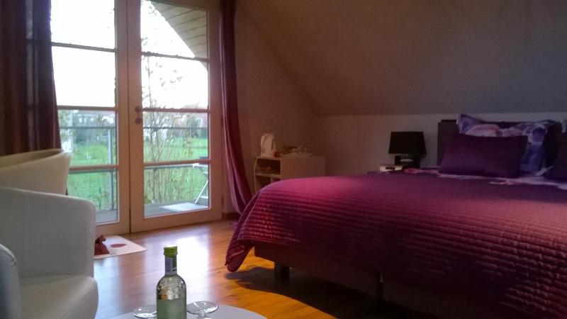Deluxe Double Room with Bath image 2