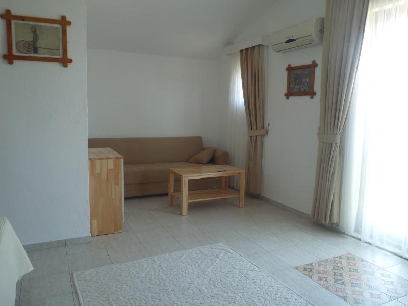 Superior King Room image 3