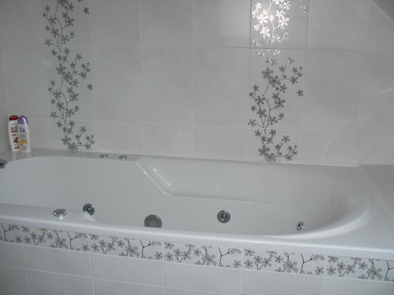 Standard Double Room image 3