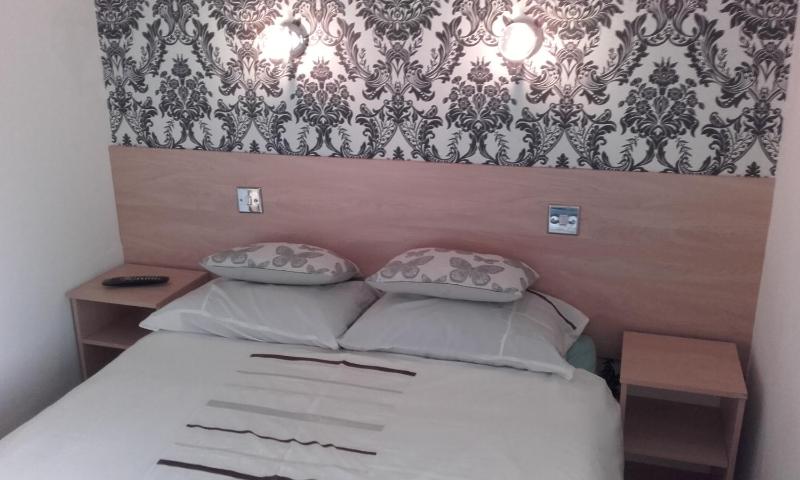 Standard Double Room image 1